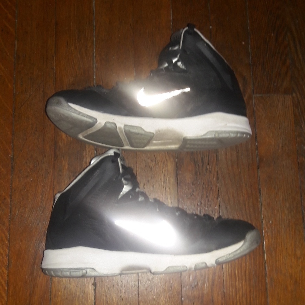 •Nike Hyperdunks• - Picture 7 of 8